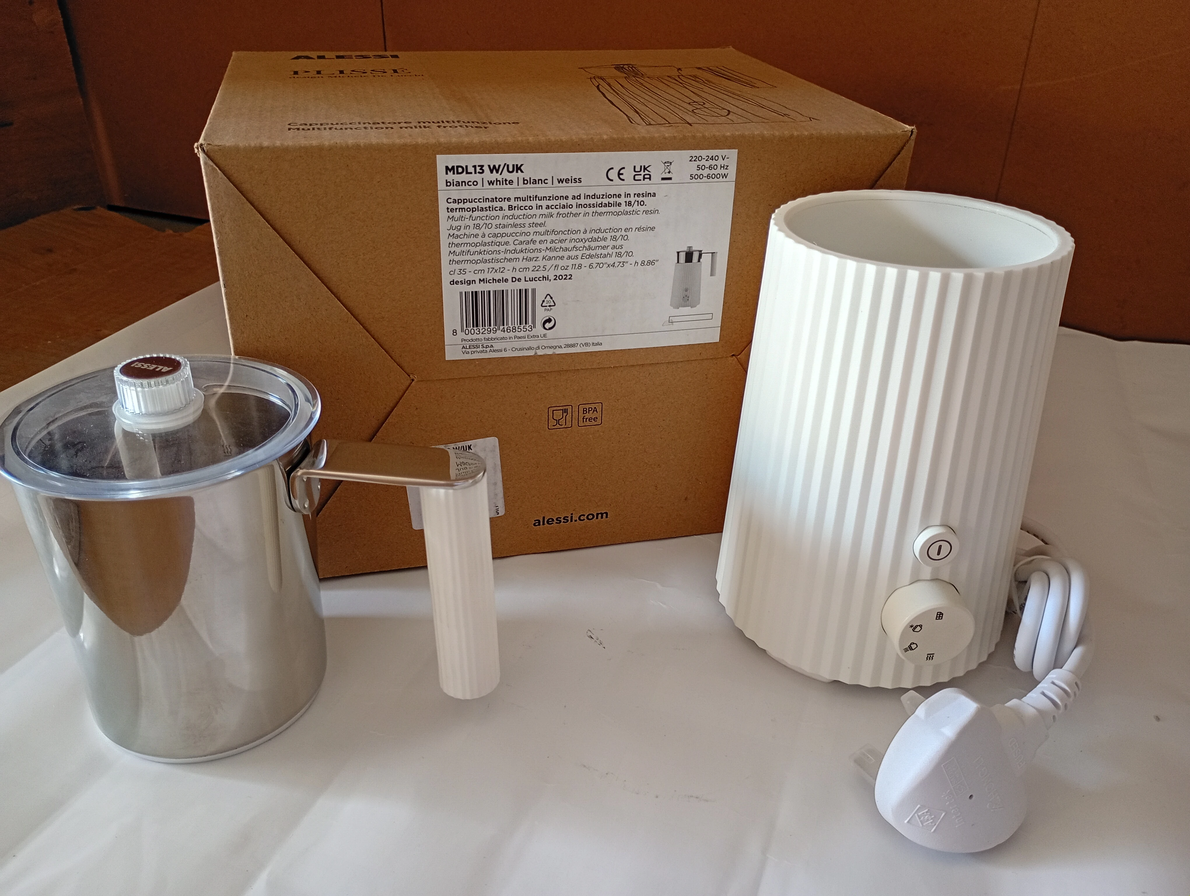 Alessi Plisse Milk Frother - White (UK Plug)