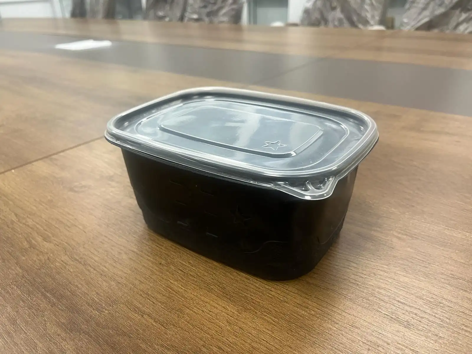 Hotpack Black base container with lid 64OZ-250PCS