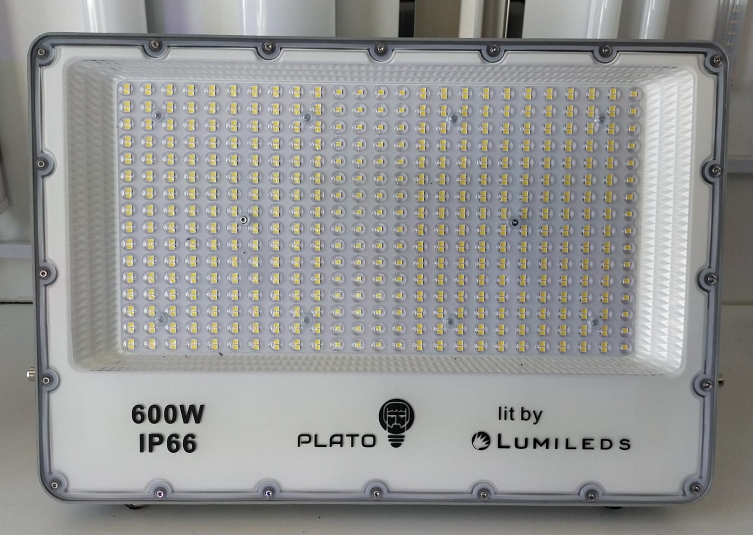 IL Plato LED Flood light 600W